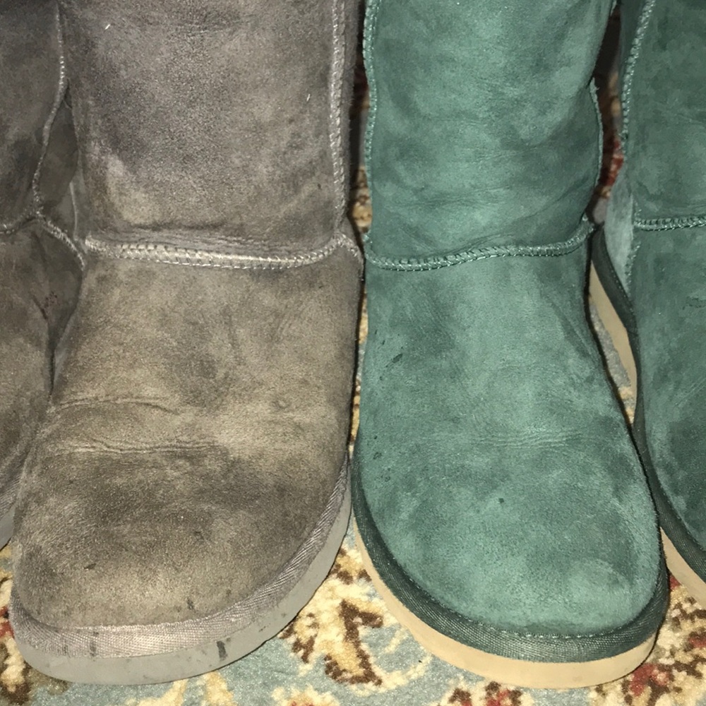 2 pairs of ugg boots size 7 | will sell separate
